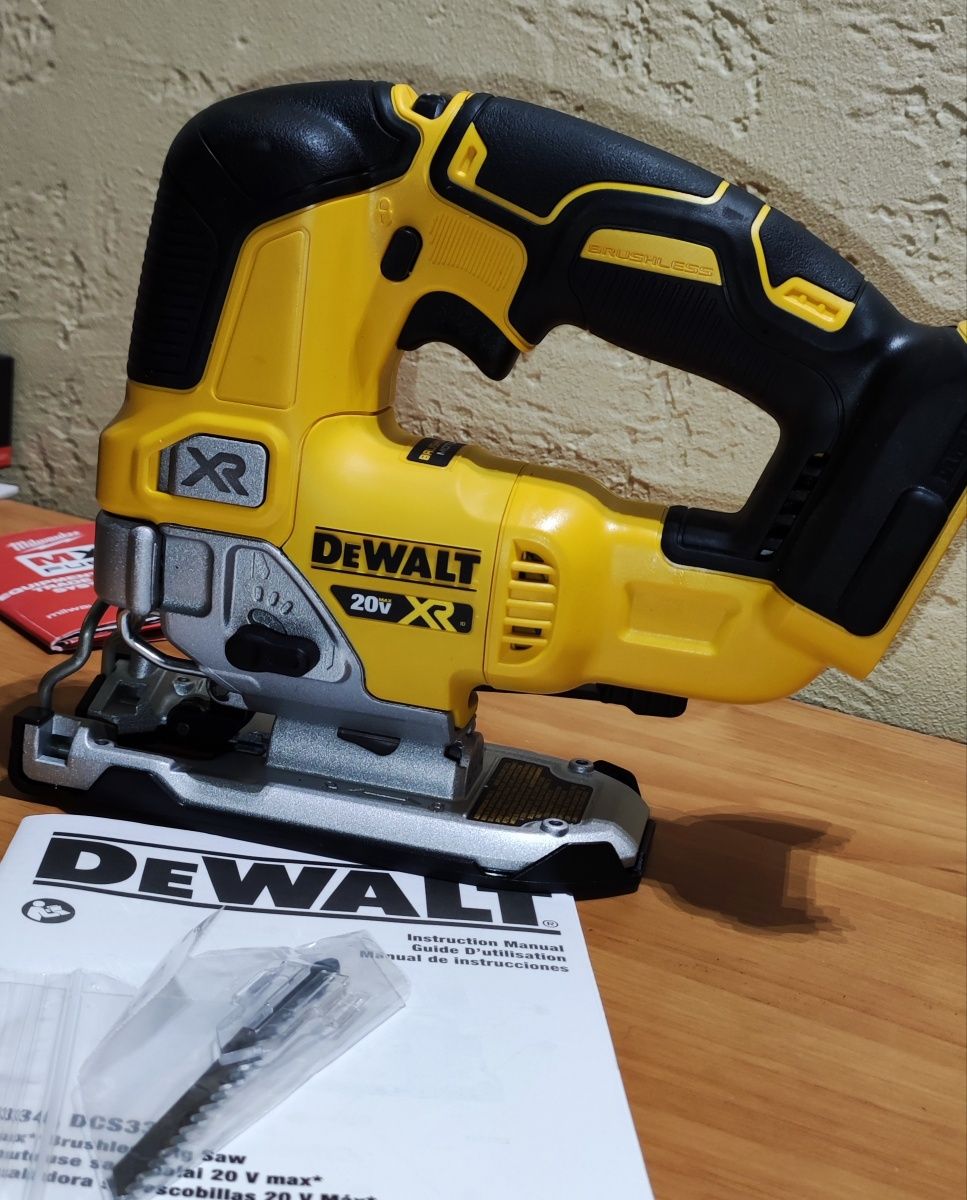 Dewalt dcs334 лобзік brushless 20v