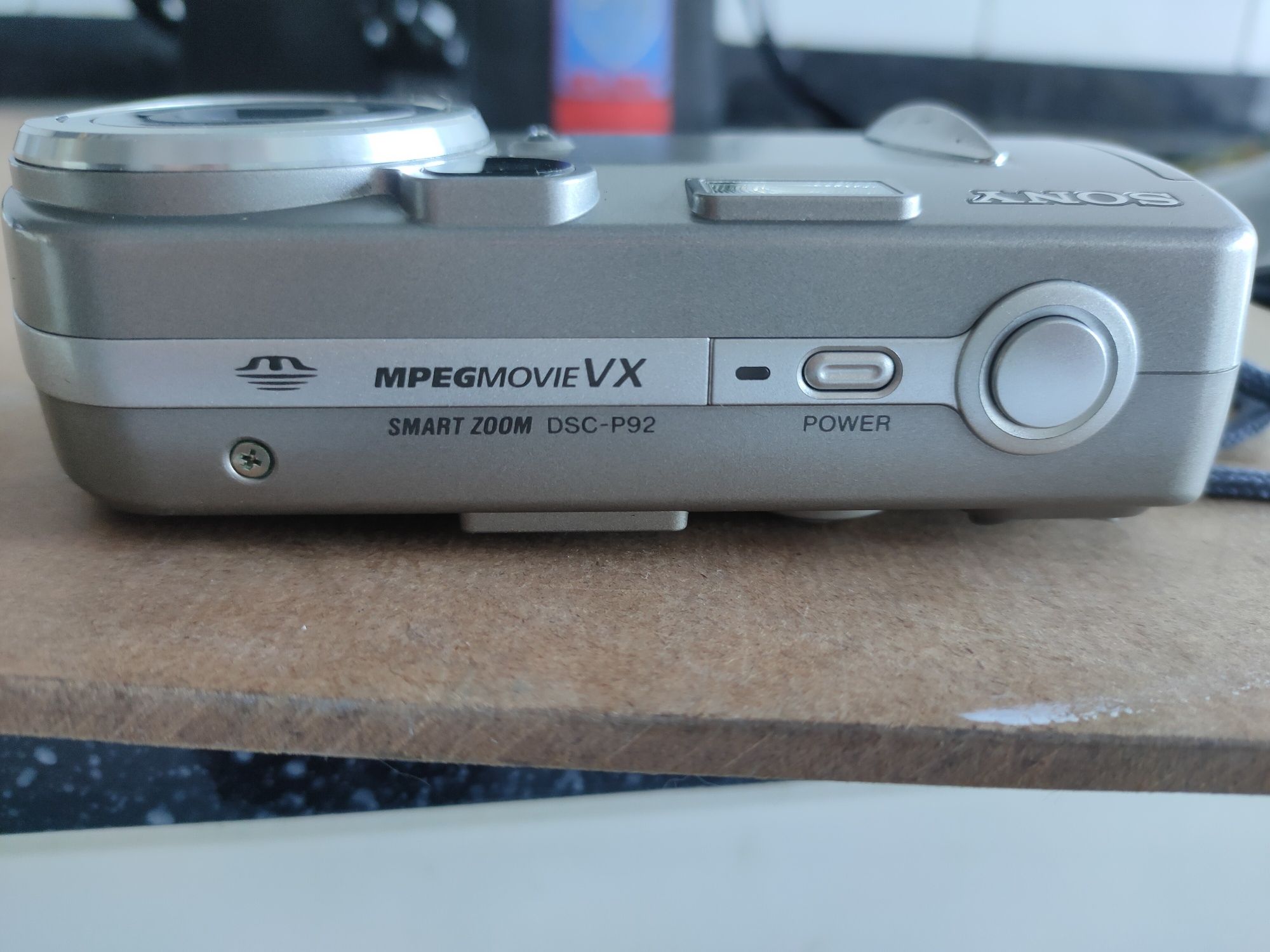 Máquina fotográfica da Sony, modelo DSC-P92 | Ermesinde