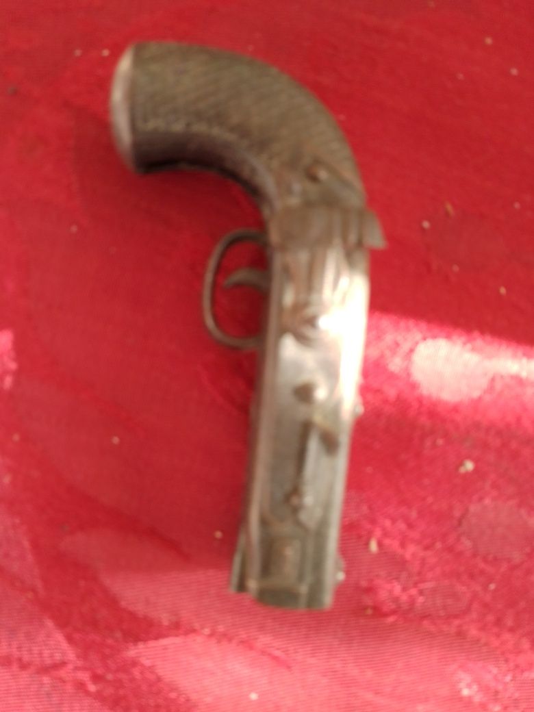 Tiros para o ar à antiga!Pistola  miniatura Brinca10E-Qatar C7EDesde3E