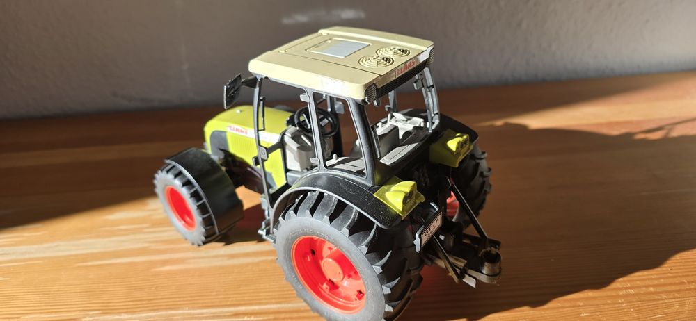 Bruder traktor Class