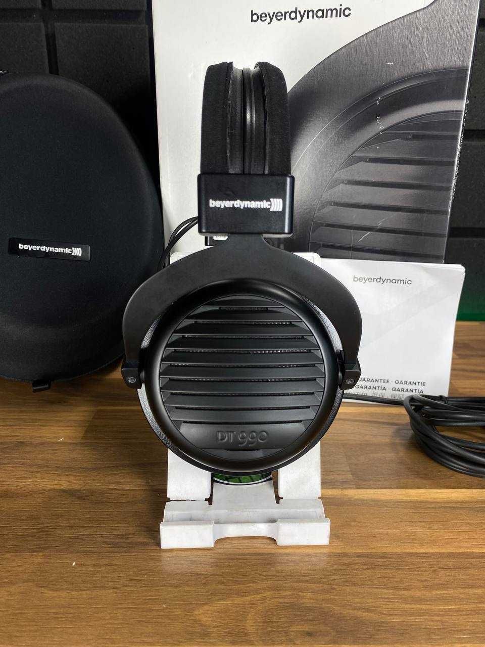 Beyerdynamic DT990 250 ohm Black Special Edition
