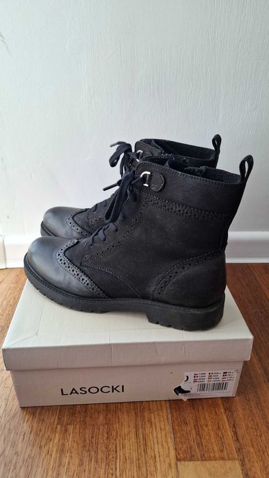 Trapery Lasocki czarne skórzane z ociepleniem suwak sznurowane