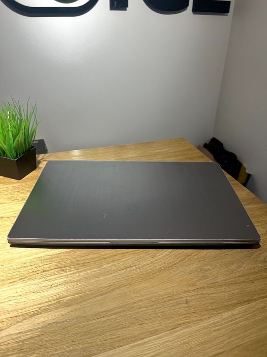 MSI Creator 17M MS-17F3 i7-10750H 8GB/256GB GTX1660Ti Max-Q Klasa A-