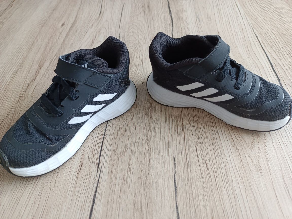 Buty Adidas, r. 22