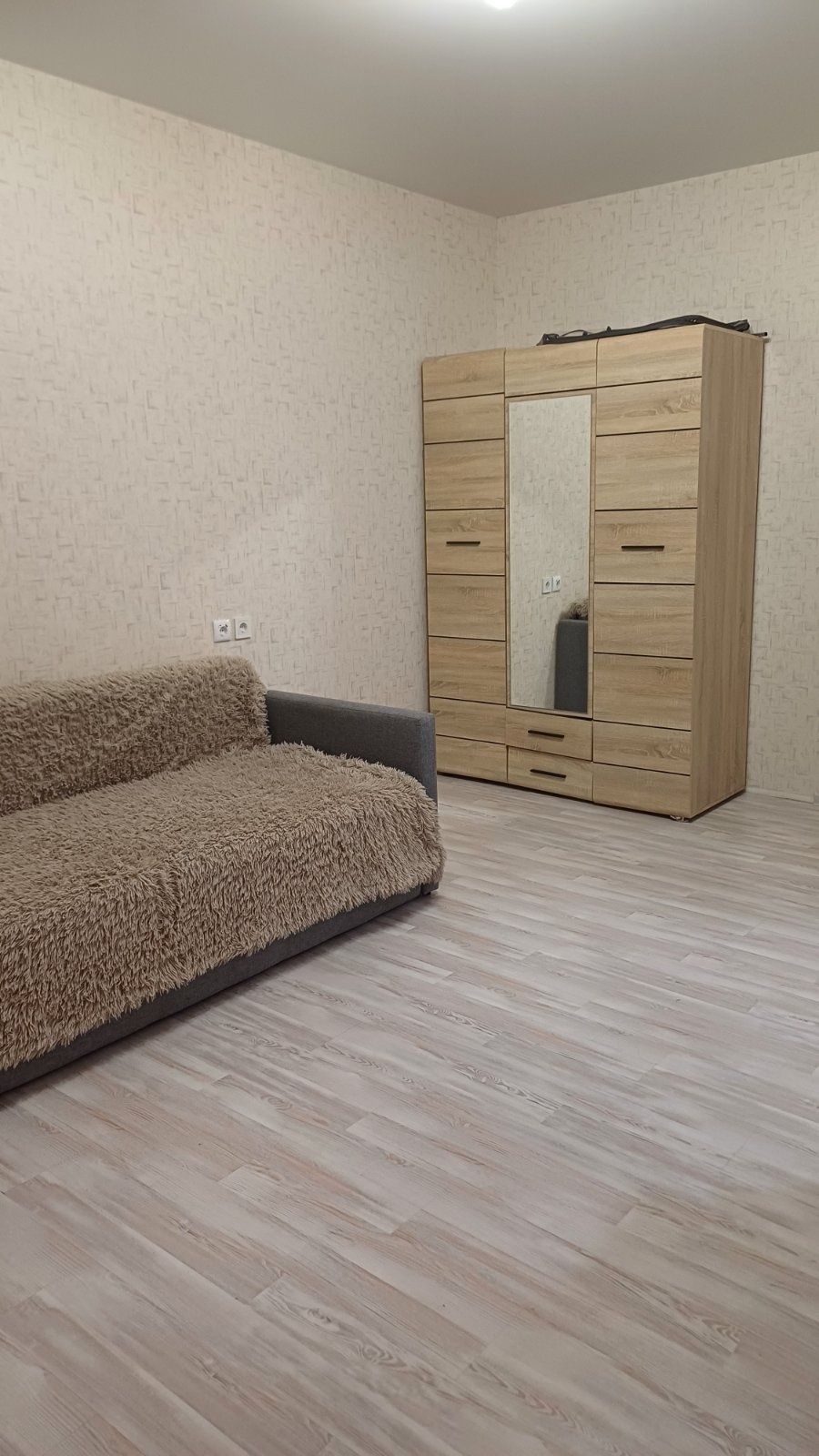 Сахарова/Высоцкого, уютная квартира, в новом доме