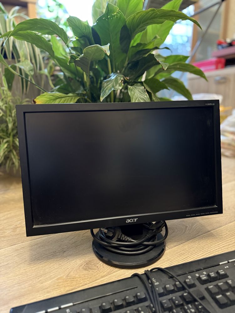 Продам монитор ACER LCD V193HQ