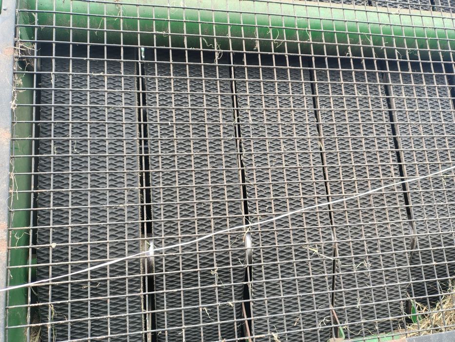 Prasa John Deere 590