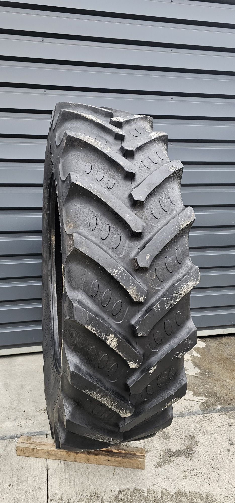 BKT 520/85R46 20.8r46 CAŁA 3,5cm bieznika