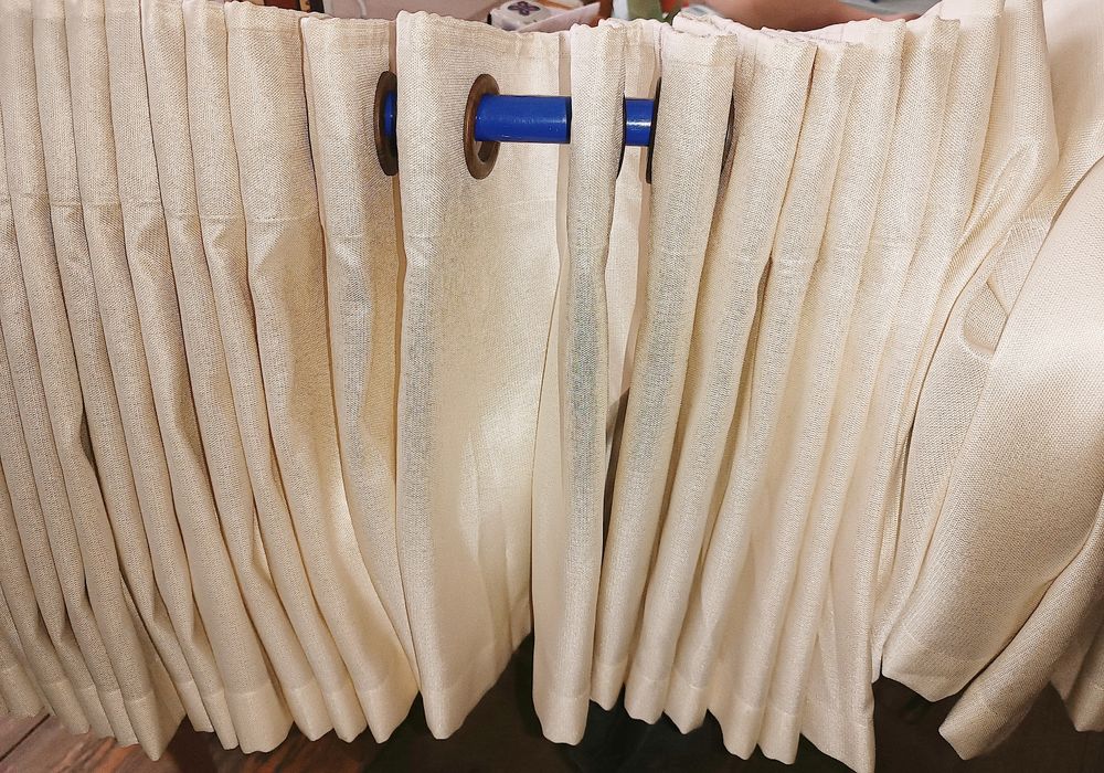 Długi szal podsufitowy 13,80 M .