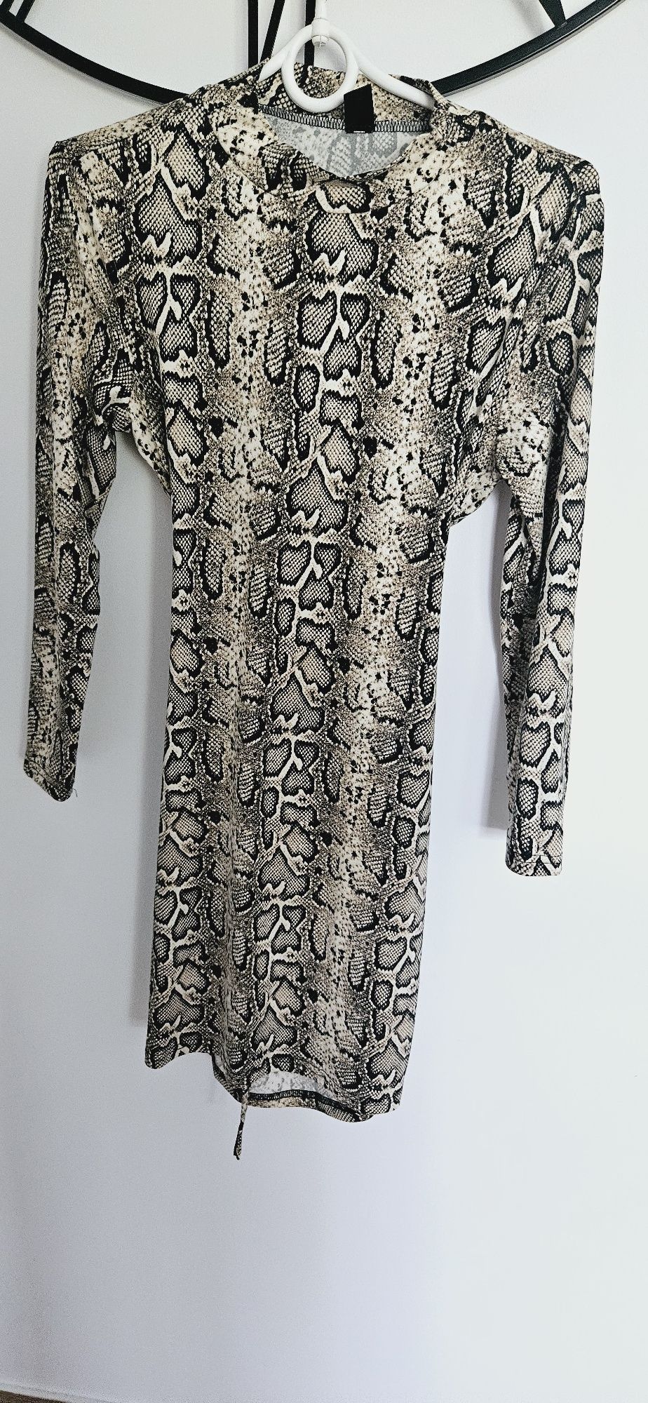 Sukienka w modny print