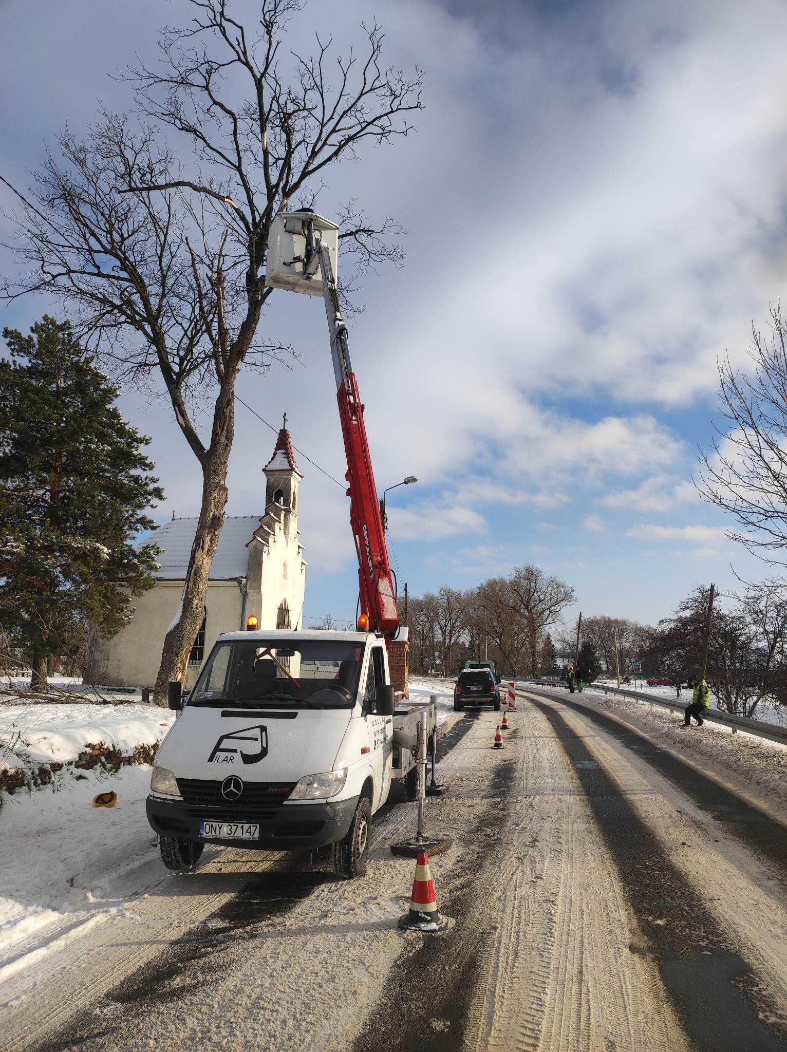 Podnośnik koszowy wynajem usługi 21m , 11 m bok, OPOLSKIE/DOLNOŚLĄSKIE