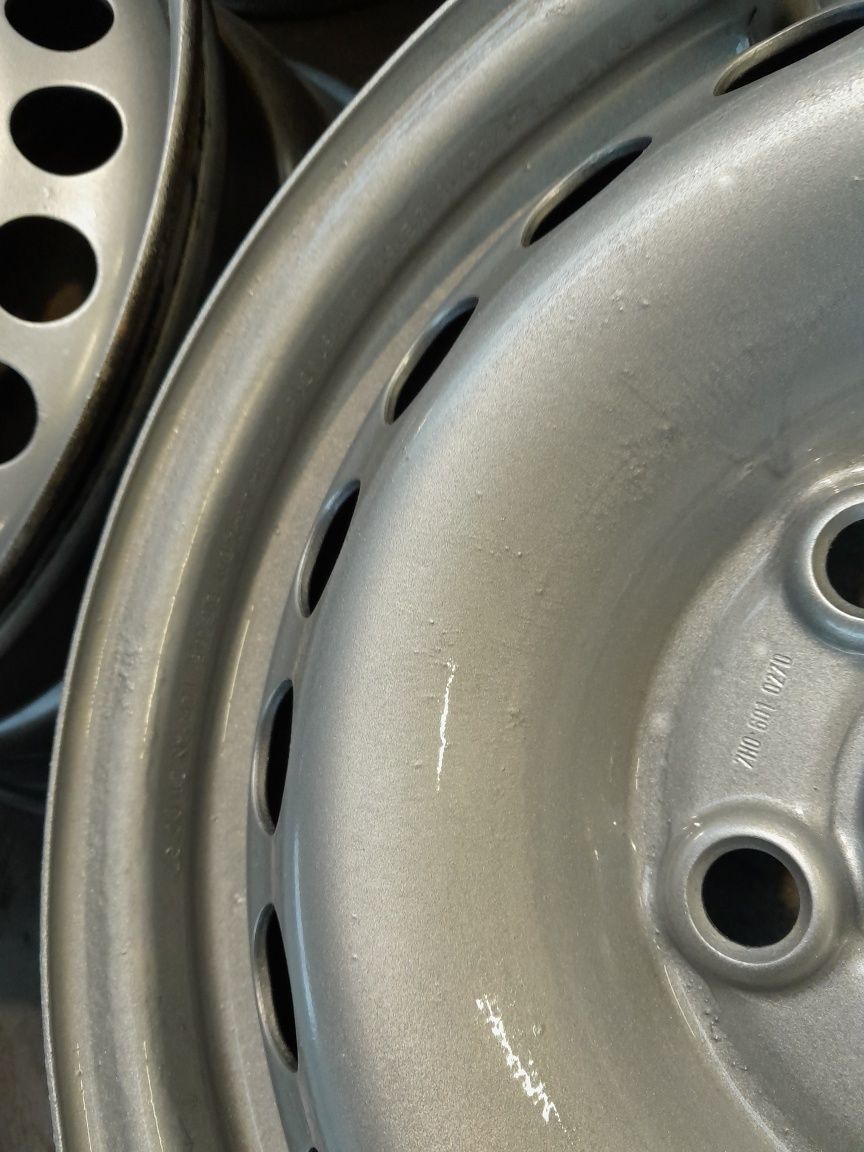 Felgi stalowe VW T5 T6 Transporter R16 6.5J 5x120 Et51