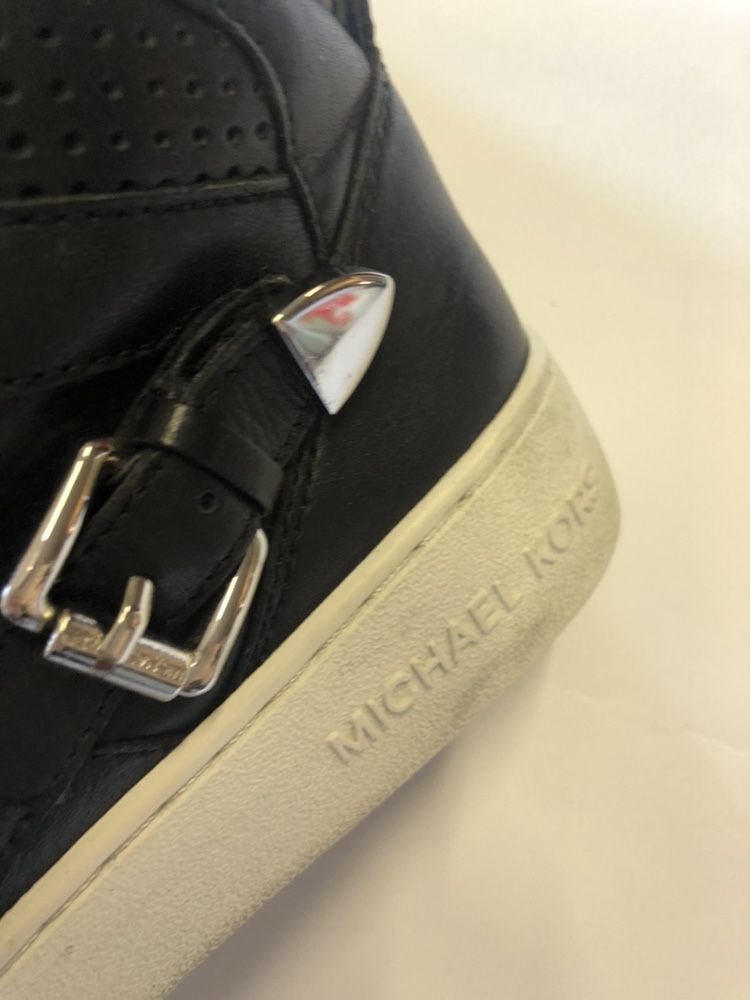 Michael Kors sneakers size 7