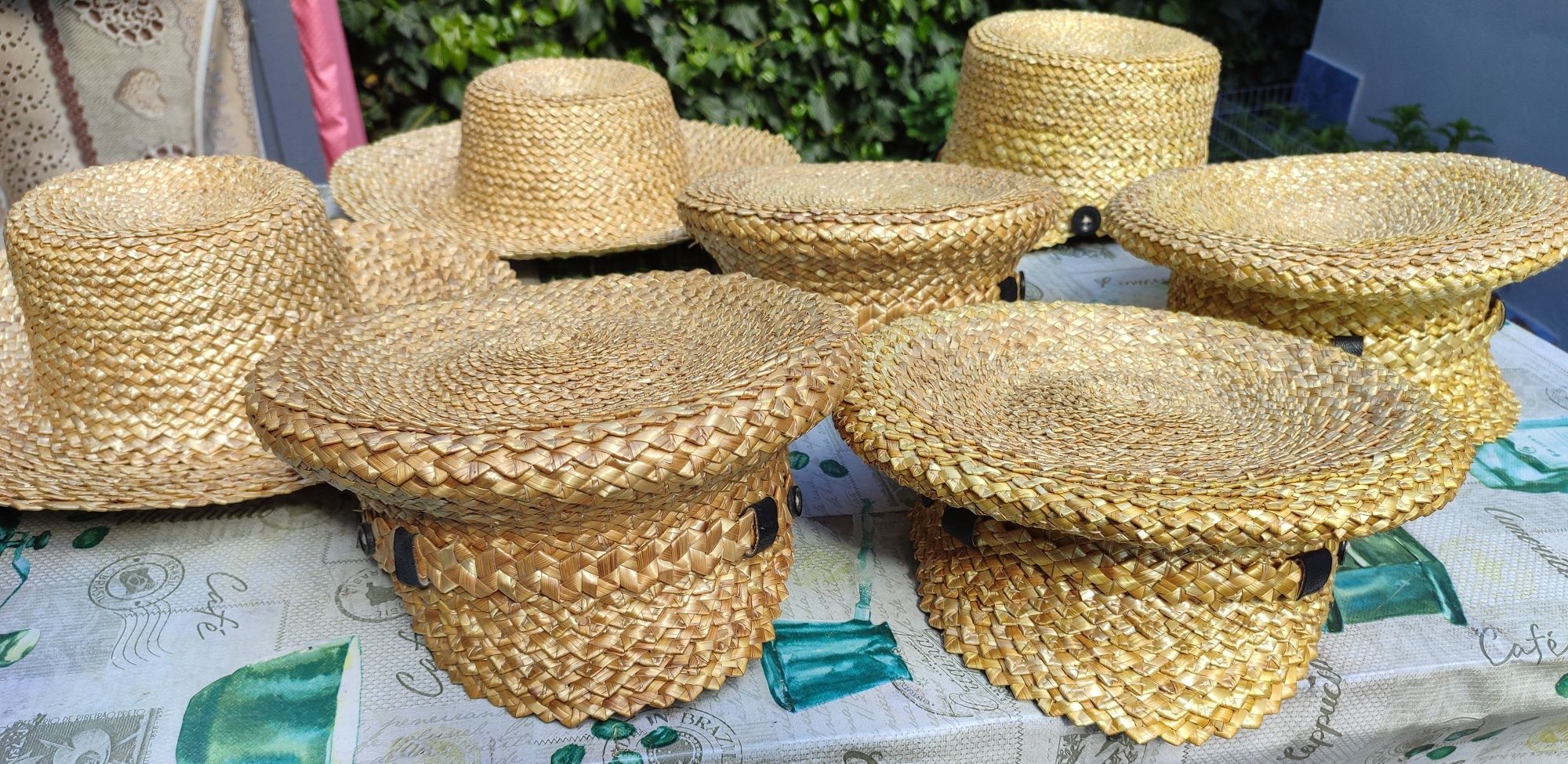 Солом'яні капелюхи