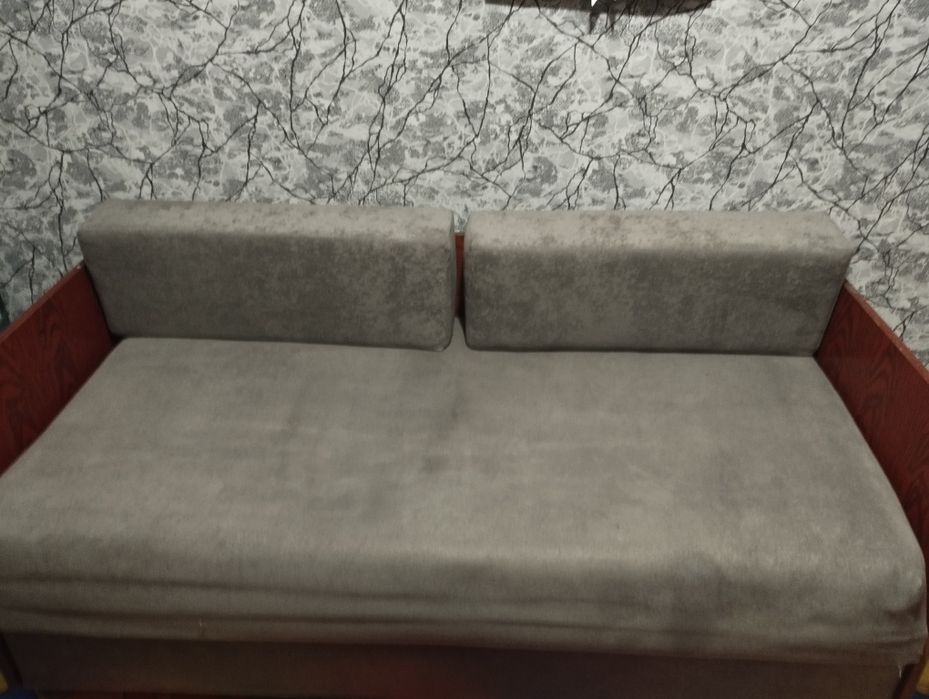 Продам диван в гарному стані