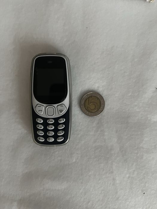 Mini telefon Kolorowy wyświetlacz kamera 3 karty sim