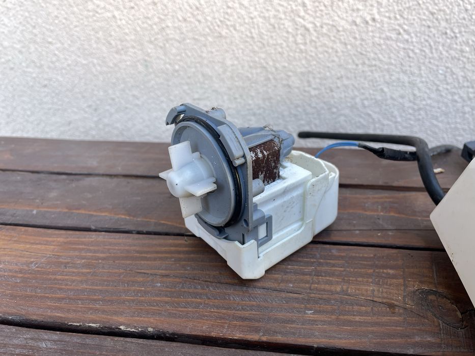 Запчастини до пральної машини Indesit Indesit BTW A51052