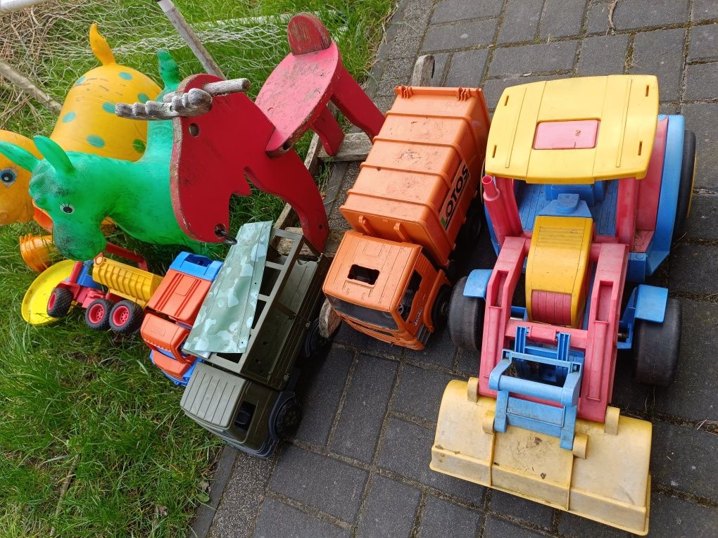 Zabawki ogrodowe dla małych dzieci, koniki, skoczki, auta, zestaw