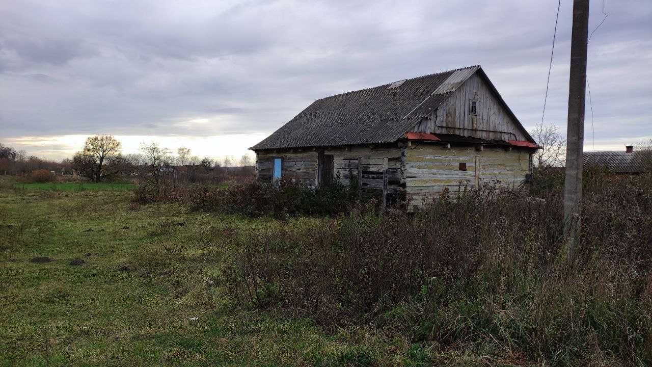 Будинок із земельною ділянкою