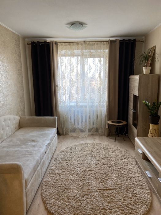 2-кімнатна квартира , подобово .