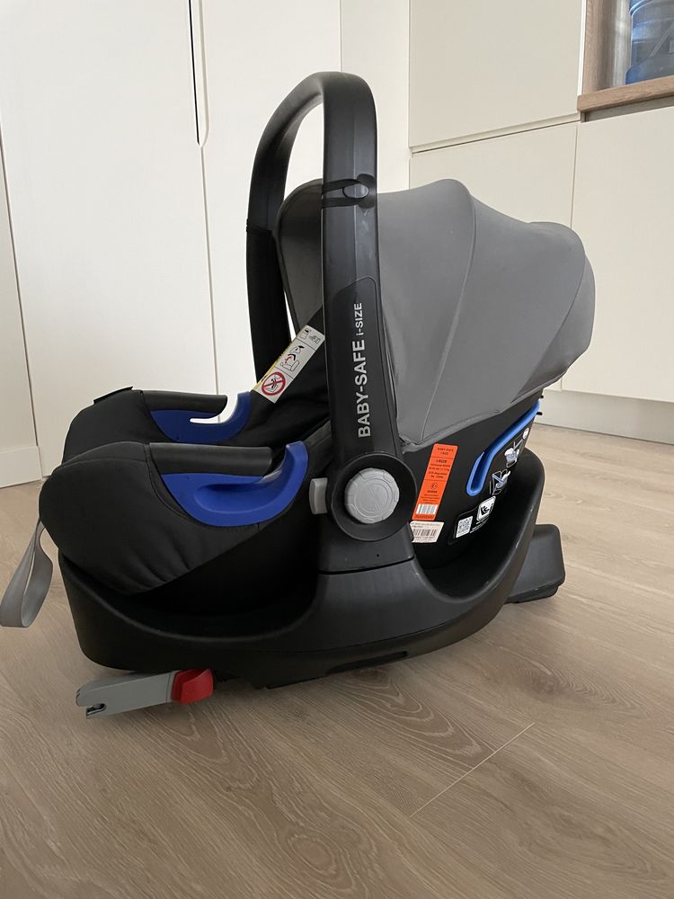 Автокресло+ база Isofix для младенцев Britax Romer Baby Safe-i-size