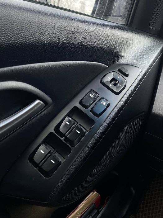 Продам Hyundai IX35 1.7 дизель 2011 р.