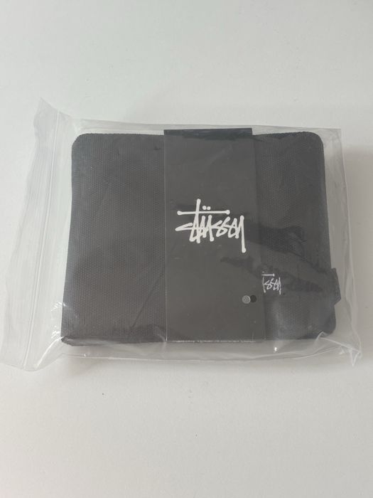 Portfel w folli stussy