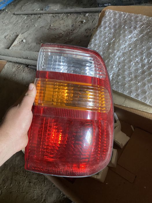 Фонарь задний  Toyota Land Cruiser 100