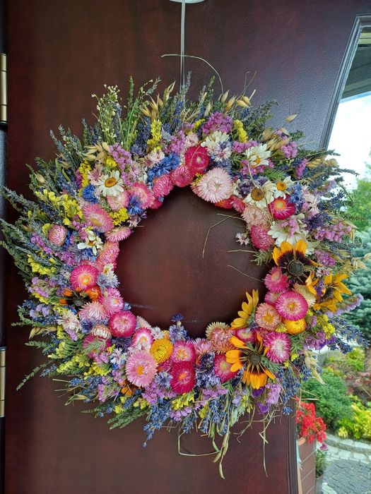 Wianki z suszonych kwiatów