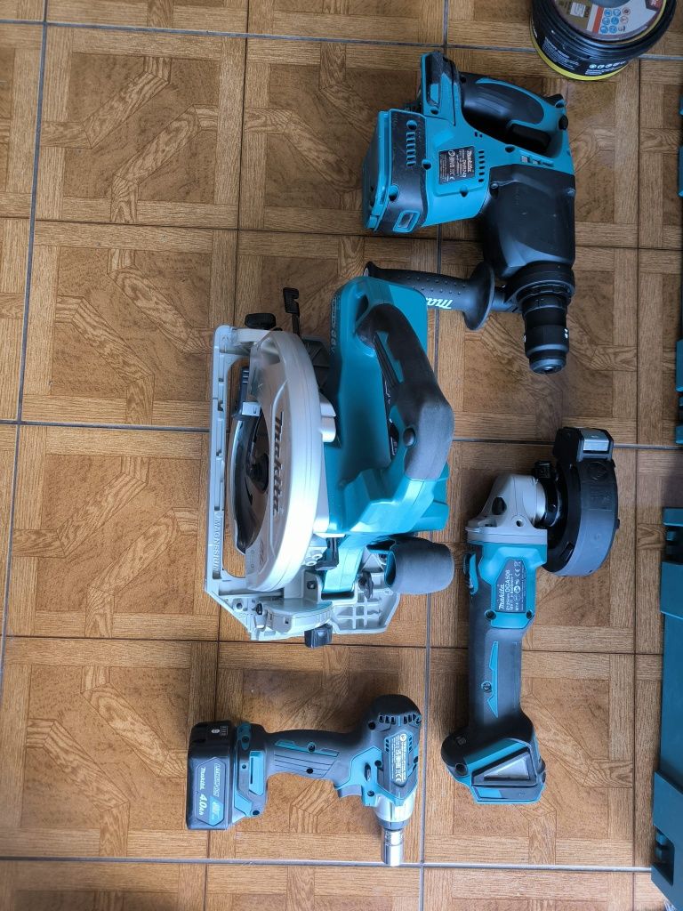 Máquina em conjunto Makita