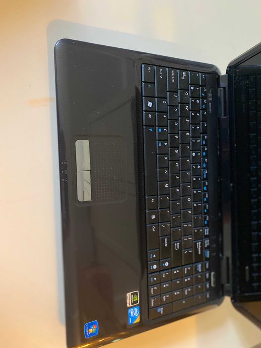 Laptop Asus K61ic 16 + myszka + klawiatura