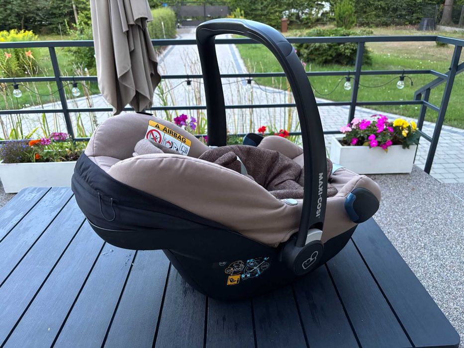Nosidełko MaxiCosi Rock plus baza