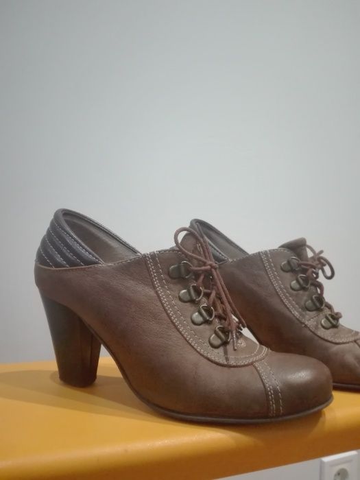 Buty damskie skórzane BOTKI