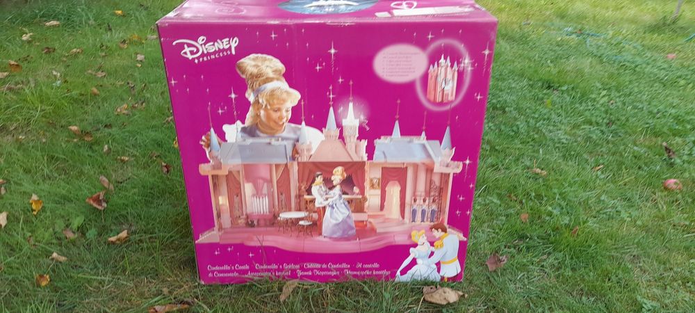 Piękny duży zamek kopciuszka nowy Disney princess