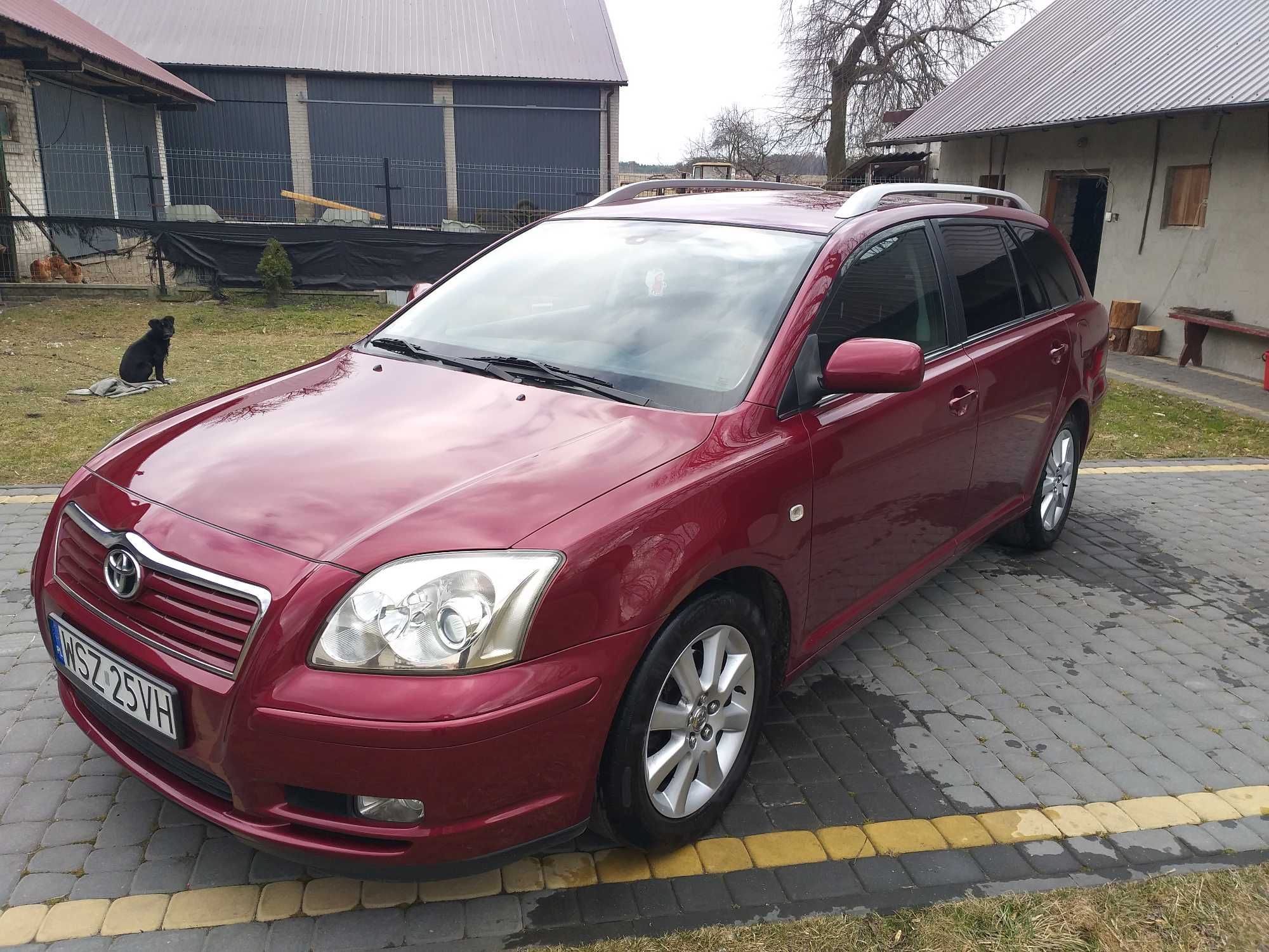 Toyota AVENSIS  2.0  VVTI Super Stan