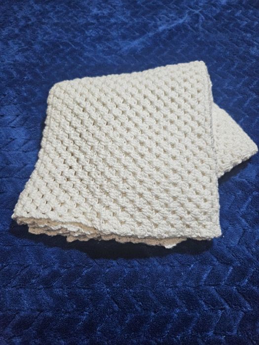 Koc kocyk niemowlęcy  robiony na szydełku