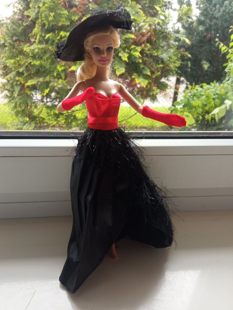 Suknia dla lalki Barbie