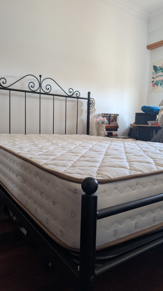 Cama de casal em ferro 190cm x 140cm