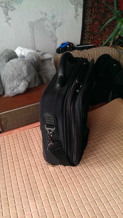 Сумка для ноутбука, чемодан