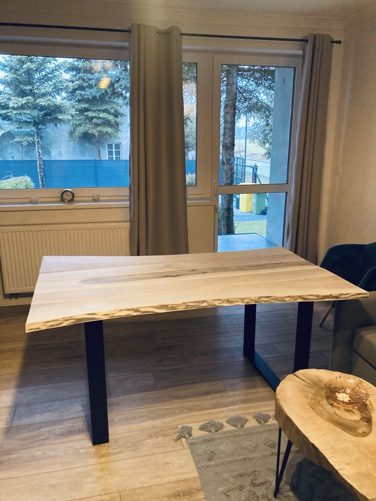 Stół drewniany orzech włoski