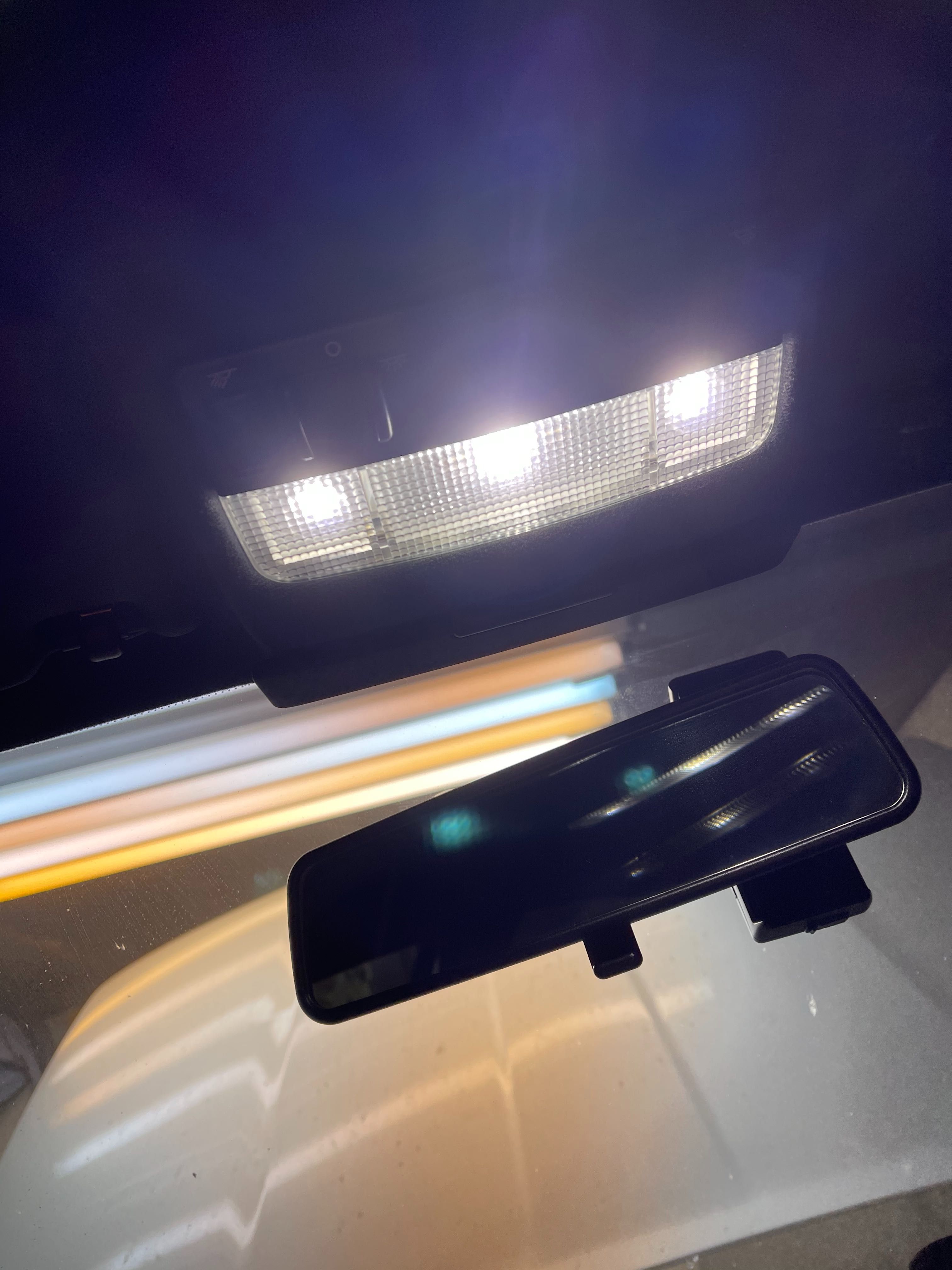 Led диод софит лампа в плафон освещения авто 12V очень яркий C5W C10W