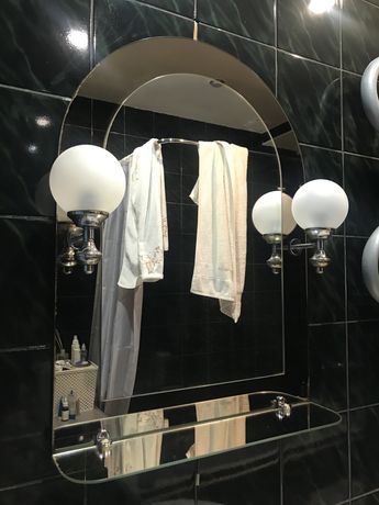 Зеркало полка  в ванную комнату с подсветкой