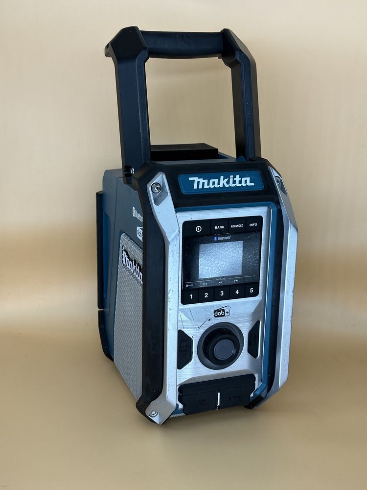 Аккумуляторный радиоприемник Makita DMR 115 радіо