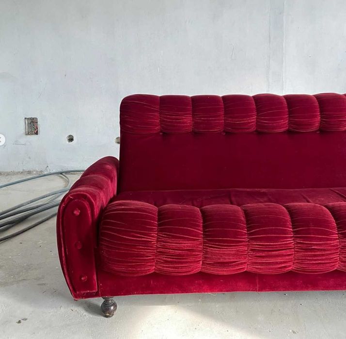 Sofá Vintage Vermelho Veludo