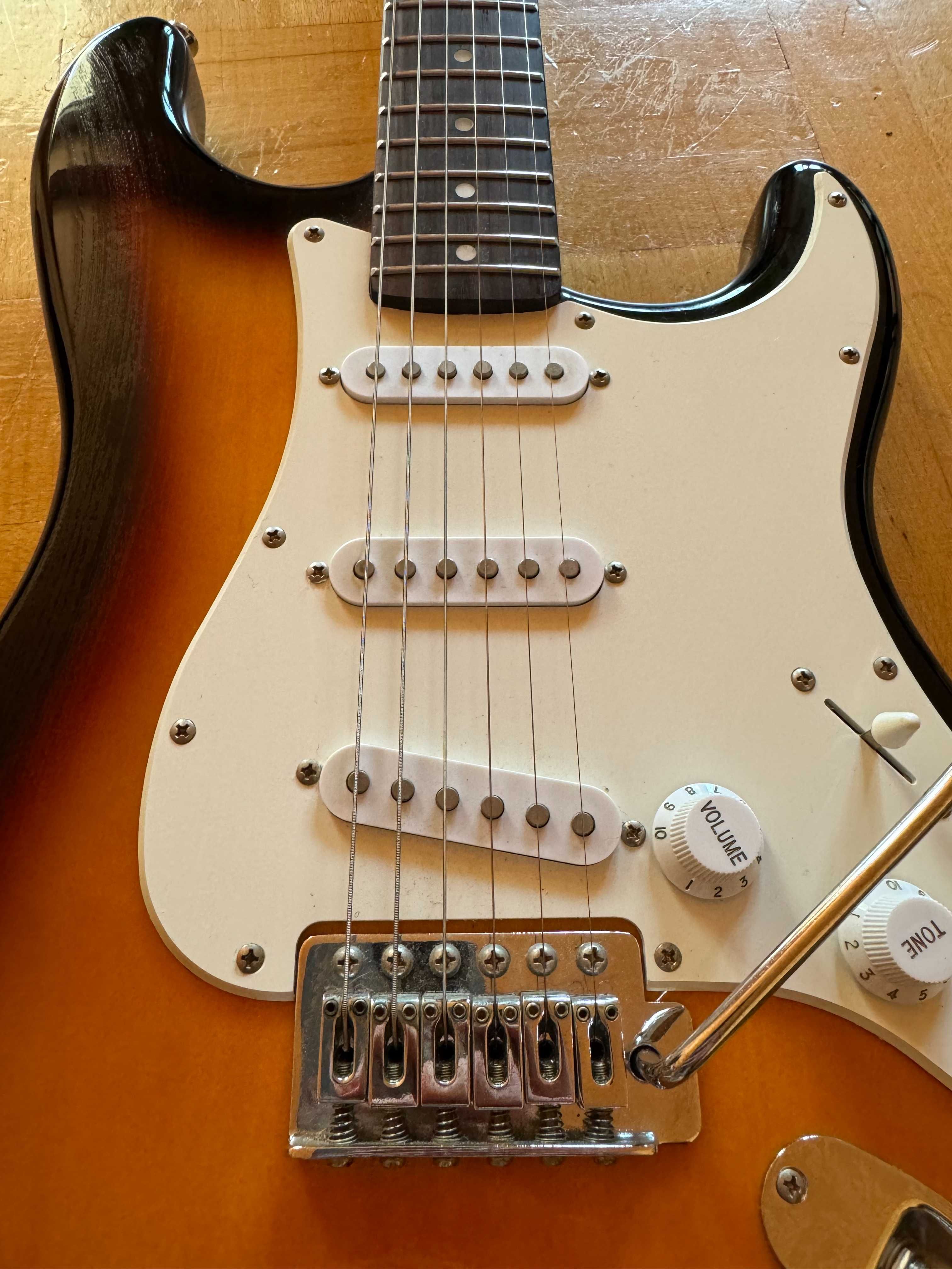Gitara Squier Bullet Stratocaster Brown Sunburst