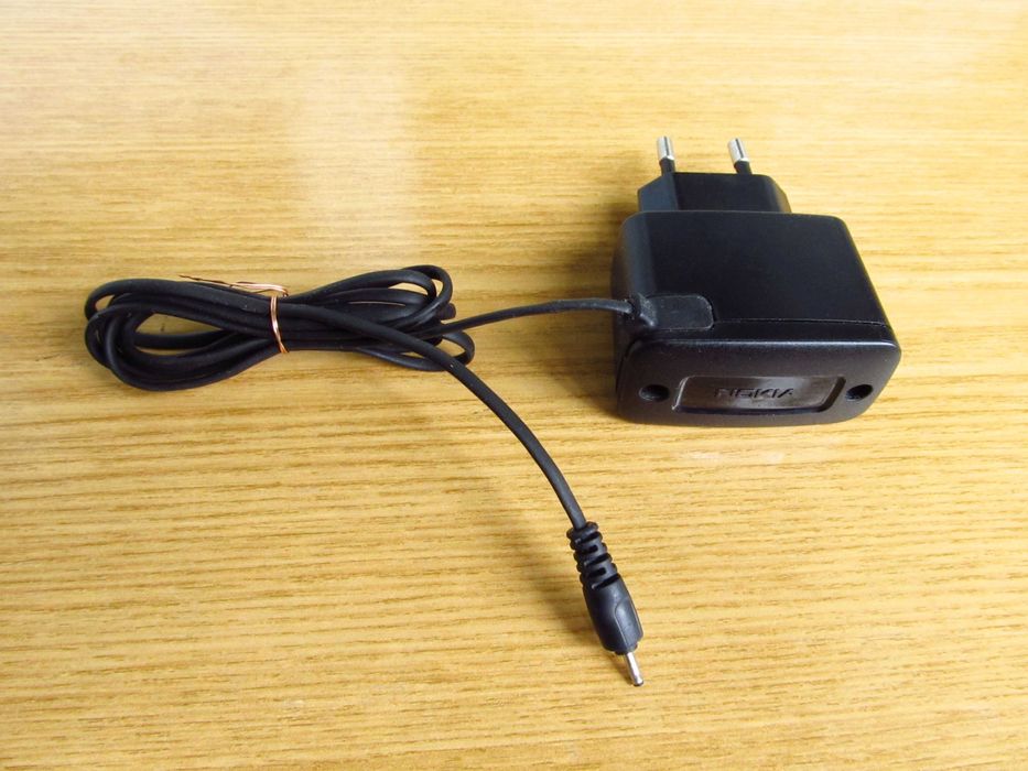 Зарядка Nokia АС-3Е, 5V 350mA, тонкий штекер 2мм