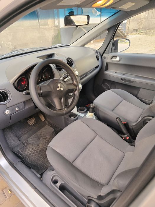 Mitsubishi Colt 1.3 автомат