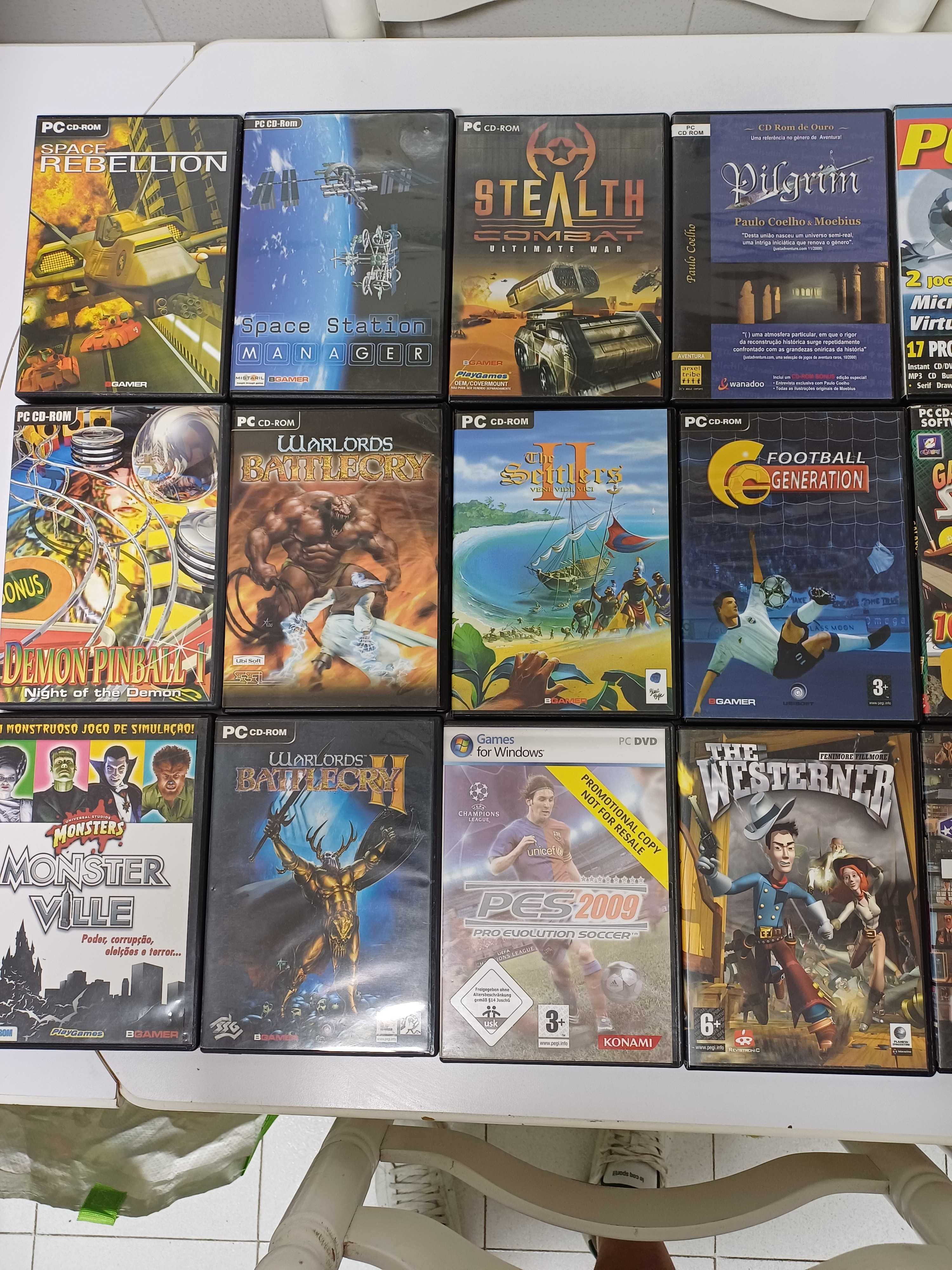 Jogos para PC e PlayStation 33 unidades