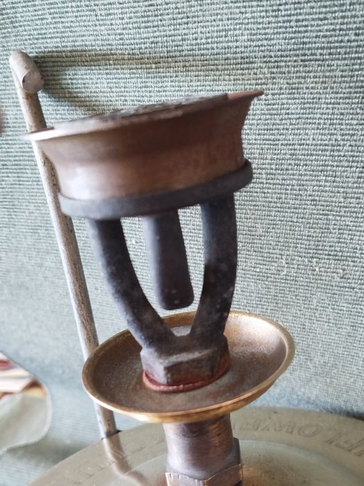 Fogão a petróleo antigo