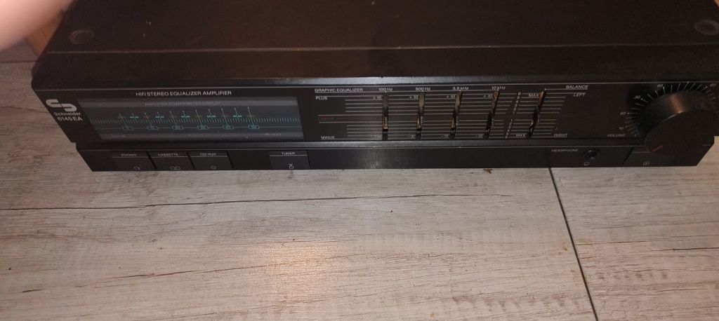 Wzmacniacz z korektorem Schneider 6145EA